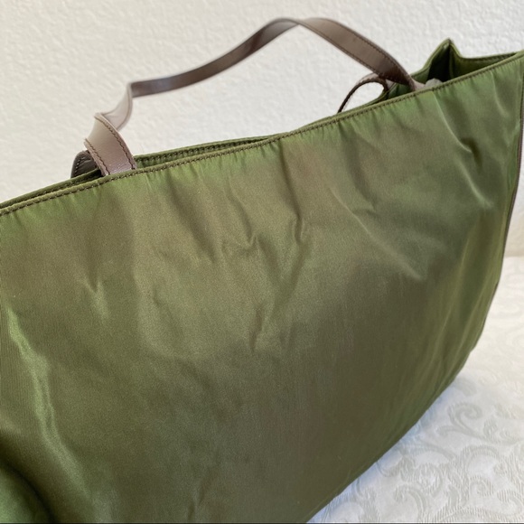 Prada army green large zip around expandable tote - Picture 8 of 13
